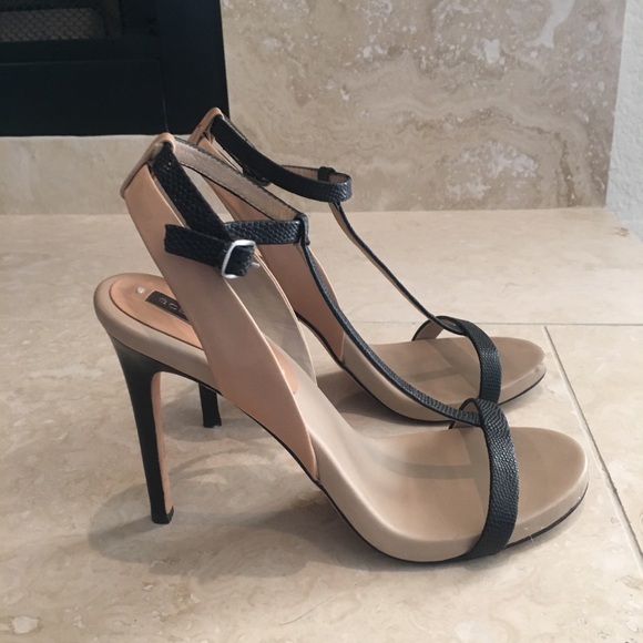 BCBG sandals - Picture 3 of 4